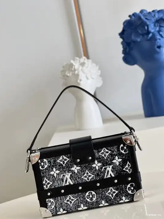 First bag ru LOUIS VUITTON MALLE PETITE 0616